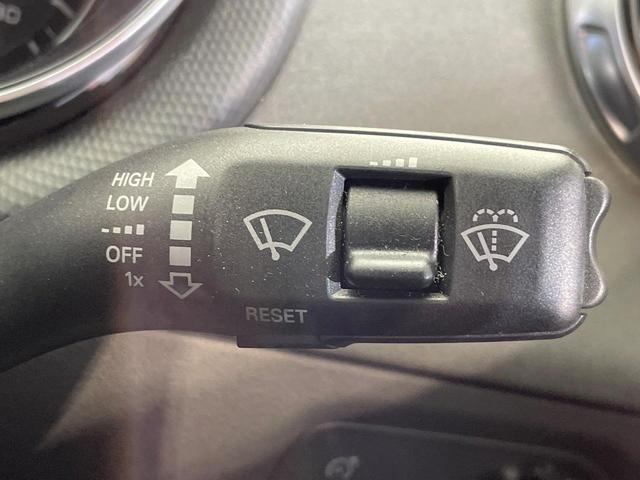 TTクーペ 1.8TFSI Sラインコンペティション 後期型 固定式リアスポイラー 専用19インチアルミホイール 赤キャリパー 革/アルカンターラコンビシート 純正ナビ HIDヘッドライト Bluetooth フルセグTV キーレス ETC車載器 禁煙車(41枚目)