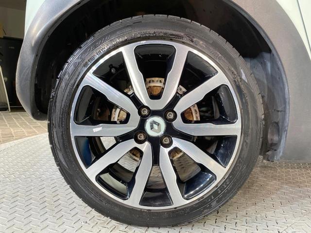 トゥインゴ ラ・パリジェンヌ　キャンバストップ　１３０台限定特別仕様車　禁煙車　バックカメラ　リアコーナーセンサー　前席シートヒーター　ＥＴＣ車載器　クルーズコントロール　ｂｌｕｅｔｏｏｔｈ接続　オートライト　オートエアコン　チェック柄コンビシート（28枚目）