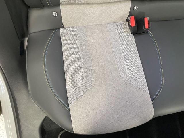 ２０８ ＧＴ　レーダークルコン　アクティブセーフティブレーキ　ＡｐｐｌｅＣａｒＰｌａｙ　バックカメラ　クリアランスソナー　シートヒーター　ＬＥＤヘッドランプ　純正１７インチＡＷ　ドライブモード　ＥＴＣ　禁煙車（35枚目）