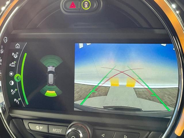 ＭＩＮＩ ジョンクーパーワークスＧＰインスパイアードエデション　特別仕様車　３ドア　専用ボディ色レーシンググレー　デジタルメーター　ヘッドアップディスプレイ　純正１８インチＡＷ　カメラ・パーキングアシストパッケージ　クルコン　ＬＥＤヘッドランプ　ＥＴＣ　禁煙車（7枚目）