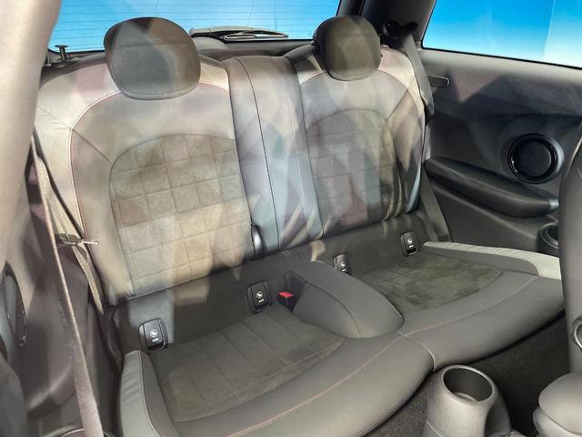 ＭＩＮＩ ジョンクーパーワークスＧＰインスパイアードエデション　特別仕様車　３ドア　専用ボディ色レーシンググレー　デジタルメーター　ヘッドアップディスプレイ　純正１８インチＡＷ　カメラ・パーキングアシストパッケージ　クルコン　ＬＥＤヘッドランプ　ＥＴＣ　禁煙車（10枚目）