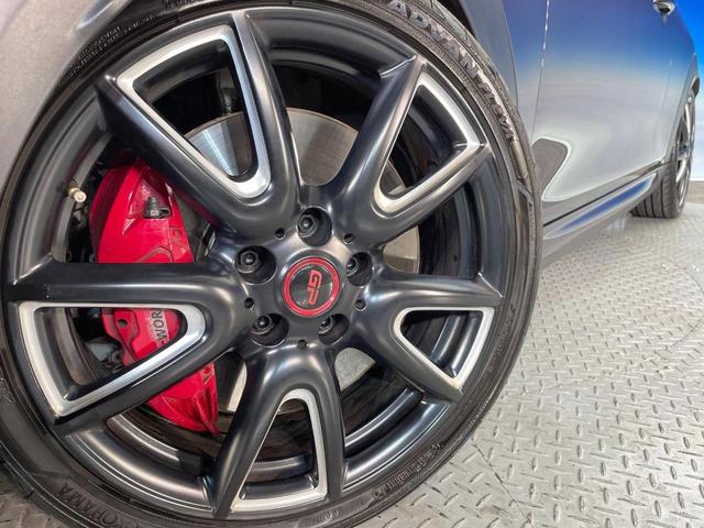 ＭＩＮＩ ジョンクーパーワークスＧＰインスパイアードエデション　特別仕様車　３ドア　専用ボディ色レーシンググレー　デジタルメーター　ヘッドアップディスプレイ　純正１８インチＡＷ　カメラ・パーキングアシストパッケージ　クルコン　ＬＥＤヘッドランプ　ＥＴＣ　禁煙車（14枚目）