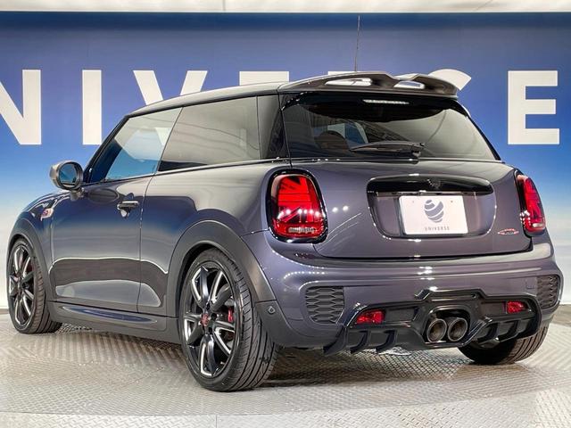 ＭＩＮＩ ジョンクーパーワークスＧＰインスパイアードエデション　特別仕様車　３ドア　専用ボディ色レーシンググレー　デジタルメーター　ヘッドアップディスプレイ　純正１８インチＡＷ　カメラ・パーキングアシストパッケージ　クルコン　ＬＥＤヘッドランプ　ＥＴＣ　禁煙車（18枚目）