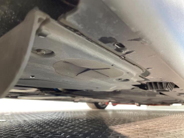 ＭＩＮＩ ジョンクーパーワークスＧＰインスパイアードエデション　特別仕様車　３ドア　専用ボディ色レーシンググレー　デジタルメーター　ヘッドアップディスプレイ　純正１８インチＡＷ　カメラ・パーキングアシストパッケージ　クルコン　ＬＥＤヘッドランプ　ＥＴＣ　禁煙車（27枚目）