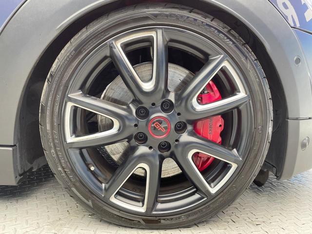 ＭＩＮＩ ジョンクーパーワークスＧＰインスパイアードエデション　特別仕様車　３ドア　専用ボディ色レーシンググレー　デジタルメーター　ヘッドアップディスプレイ　純正１８インチＡＷ　カメラ・パーキングアシストパッケージ　クルコン　ＬＥＤヘッドランプ　ＥＴＣ　禁煙車（29枚目）