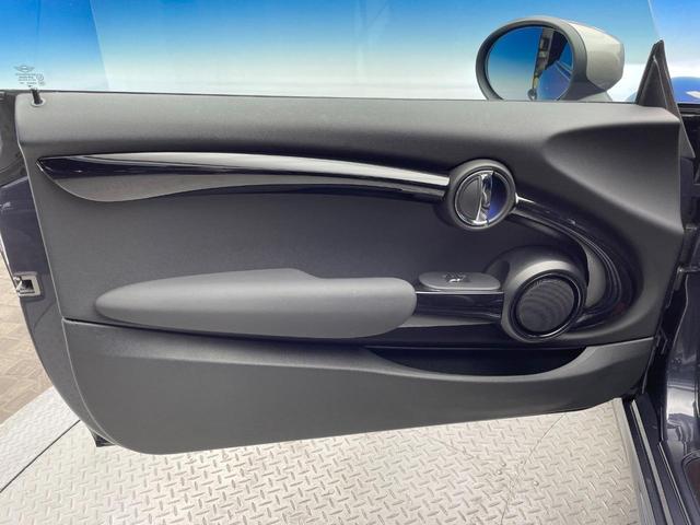 ＭＩＮＩ ジョンクーパーワークスＧＰインスパイアードエデション　特別仕様車　３ドア　専用ボディ色レーシンググレー　デジタルメーター　ヘッドアップディスプレイ　純正１８インチＡＷ　カメラ・パーキングアシストパッケージ　クルコン　ＬＥＤヘッドランプ　ＥＴＣ　禁煙車（34枚目）