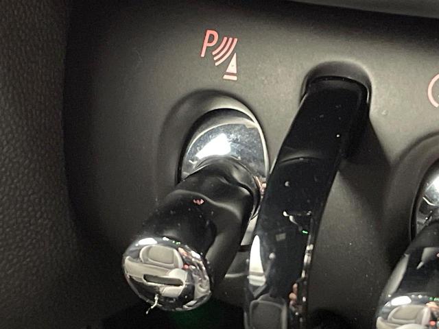 ＭＩＮＩ ジョンクーパーワークスＧＰインスパイアードエデション　特別仕様車　３ドア　専用ボディ色レーシンググレー　デジタルメーター　ヘッドアップディスプレイ　純正１８インチＡＷ　カメラ・パーキングアシストパッケージ　クルコン　ＬＥＤヘッドランプ　ＥＴＣ　禁煙車（49枚目）