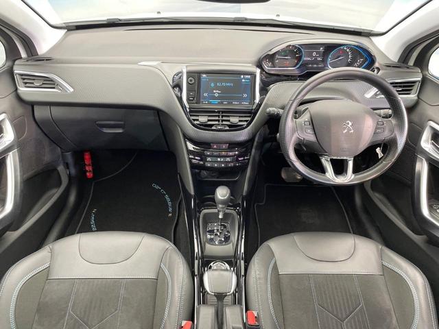 ２００８ クロスシティ　後期型　パノラミックガラスルーフ　ＡｐｐｌｅＣａｒＰｌａｙ　アクティブセーフティブレーキ　シートヒーター　クルコン　バックカメラ　クリアランスソナー　ハーフレザー　Ｂｌｕｅｔｏｏｔｈ　ＥＴＣ　禁煙車（2枚目）