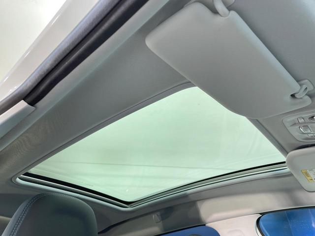 ２００８ クロスシティ　後期型　パノラミックガラスルーフ　ＡｐｐｌｅＣａｒＰｌａｙ　アクティブセーフティブレーキ　シートヒーター　クルコン　バックカメラ　クリアランスソナー　ハーフレザー　Ｂｌｕｅｔｏｏｔｈ　ＥＴＣ　禁煙車（4枚目）