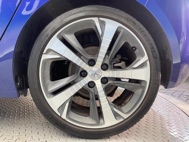 ３０８ ＧＴ　ブルーＨＤｉ　ディーゼル車　レーダークルーズ　ディスプレイオーディオ　ＡｐｐｌｅＣａｒＰｌａｙ　バックカメラ　クリアランスソナー　ＬＥＤヘッドランプ　ブラインドスポット　純正１７インチＡＷ　ＥＴＣ車載器　禁煙車（28枚目）