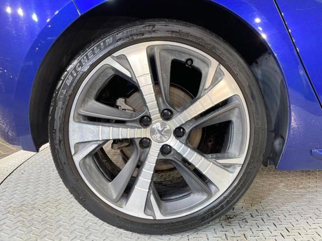 ３０８ ＧＴ　ブルーＨＤｉ　ディーゼル車　レーダークルーズ　ディスプレイオーディオ　ＡｐｐｌｅＣａｒＰｌａｙ　バックカメラ　クリアランスソナー　ＬＥＤヘッドランプ　ブラインドスポット　純正１７インチＡＷ　ＥＴＣ車載器　禁煙車（31枚目）