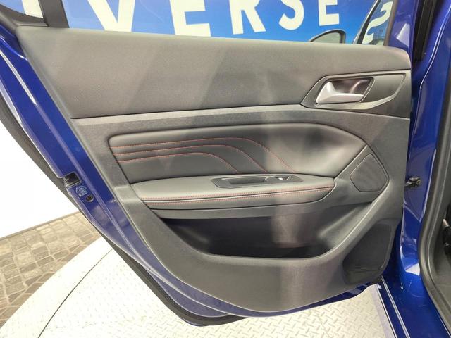 ３０８ ＧＴ　ブルーＨＤｉ　ディーゼル車　レーダークルーズ　ディスプレイオーディオ　ＡｐｐｌｅＣａｒＰｌａｙ　バックカメラ　クリアランスソナー　ＬＥＤヘッドランプ　ブラインドスポット　純正１７インチＡＷ　ＥＴＣ車載器　禁煙車（34枚目）