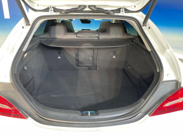 ＣＬＡクラス シューティングブレーク ＣＬＡ１８０　シューティングブレーク　ＡＭＧスタイル　ＡＭＧプレミアムＰＫＧ　レーダーセーフティＰＫＧ　サンルーフ　レーダークルーズコントロール　バックカメラ　前席シートヒーター　ブラインドスポットアシスト　前席パワーシート　ＨＡＲＭＡＮ／ＫＡＲＤＯＮ（11枚目）