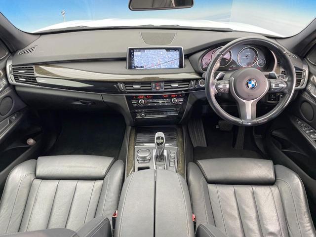 Ｘ５ ｘＤｒｉｖｅ　３５ｄ　Ｍスポーツ　４ＷＤ　セレクトパッケージ　黒革シート　レーダークルーズ　純正ナビ　Ｂｌｕｅｔｏｏｔｈ　バックカメラ　全席シートヒーター　前席パワーシート　コンフォートアクセス　ルームミラー内蔵ＥＴＣ　禁煙車（2枚目）