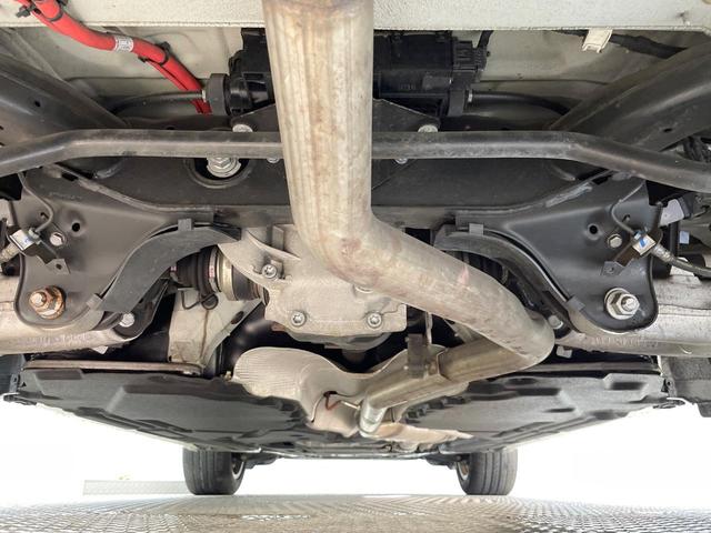 Ｘ５ ｘＤｒｉｖｅ　３５ｄ　Ｍスポーツ　４ＷＤ　セレクトパッケージ　黒革シート　レーダークルーズ　純正ナビ　Ｂｌｕｅｔｏｏｔｈ　バックカメラ　全席シートヒーター　前席パワーシート　コンフォートアクセス　ルームミラー内蔵ＥＴＣ　禁煙車（24枚目）