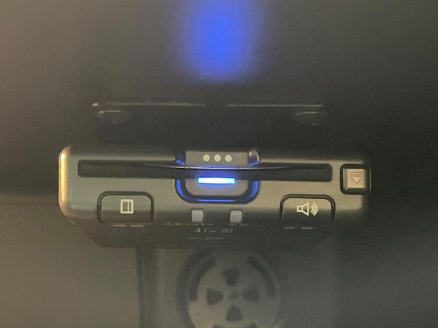 ＭＩＮＩ クーパー　３ドア　カメラ／パーキングアシストパッケージ　ペッパーパッケージ　禁煙車　純正ナビ　バックカメラ　ＬＥＤヘッド　ドライビングアシスト　ユニオンジャックリアランプ　オートエアコン　ＥＴＣ　１オーナー（8枚目）