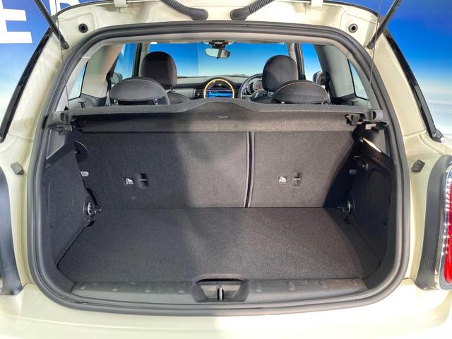 ＭＩＮＩ クーパー　３ドア　カメラ／パーキングアシストパッケージ　ペッパーパッケージ　禁煙車　純正ナビ　バックカメラ　ＬＥＤヘッド　ドライビングアシスト　ユニオンジャックリアランプ　オートエアコン　ＥＴＣ　１オーナー（12枚目）