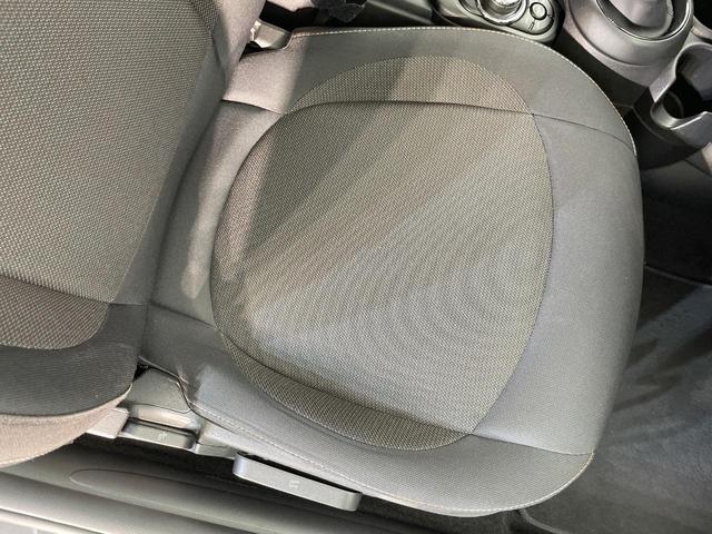 ＭＩＮＩ クーパー　３ドア　カメラ／パーキングアシストパッケージ　ペッパーパッケージ　禁煙車　純正ナビ　バックカメラ　ＬＥＤヘッド　ドライビングアシスト　ユニオンジャックリアランプ　オートエアコン　ＥＴＣ　１オーナー（31枚目）
