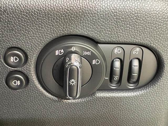 ＭＩＮＩ クーパー　３ドア　カメラ／パーキングアシストパッケージ　ペッパーパッケージ　禁煙車　純正ナビ　バックカメラ　ＬＥＤヘッド　ドライビングアシスト　ユニオンジャックリアランプ　オートエアコン　ＥＴＣ　１オーナー（47枚目）