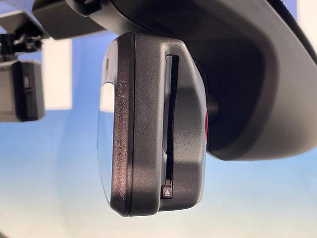 MINI クーパーSD 5ドア ユニオンジャックテールランプ カメラ・パーキングアシストパッケージ ペッパーパッケージ ドライビングモード ドライビングアシスト 純正ナビ Bluetooth LEDヘッドランプ ETC 禁煙(8枚目)