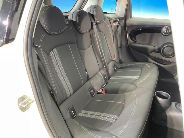 MINI クーパーSD 5ドア ユニオンジャックテールランプ カメラ・パーキングアシストパッケージ ペッパーパッケージ ドライビングモード ドライビングアシスト 純正ナビ Bluetooth LEDヘッドランプ ETC 禁煙(10枚目)