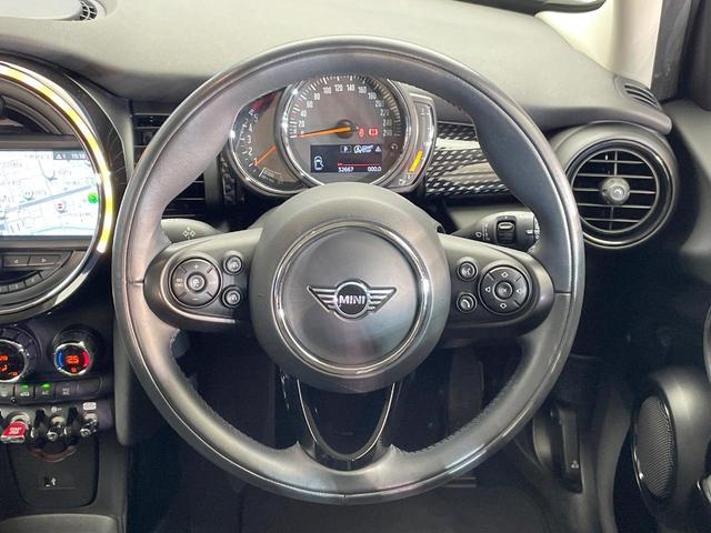 MINI クーパーSD 5ドア ユニオンジャックテールランプ カメラ・パーキングアシストパッケージ ペッパーパッケージ ドライビングモード ドライビングアシスト 純正ナビ Bluetooth LEDヘッドランプ ETC 禁煙(12枚目)