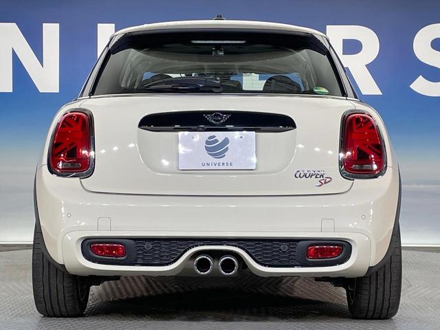 MINI クーパーSD 5ドア ユニオンジャックテールランプ カメラ・パーキングアシストパッケージ ペッパーパッケージ ドライビングモード ドライビングアシスト 純正ナビ Bluetooth LEDヘッドランプ ETC 禁煙(16枚目)