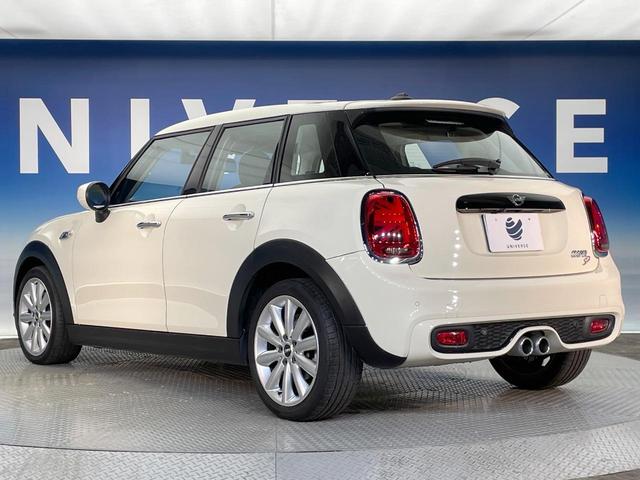 MINI クーパーSD 5ドア ユニオンジャックテールランプ カメラ・パーキングアシストパッケージ ペッパーパッケージ ドライビングモード ドライビングアシスト 純正ナビ Bluetooth LEDヘッドランプ ETC 禁煙(18枚目)