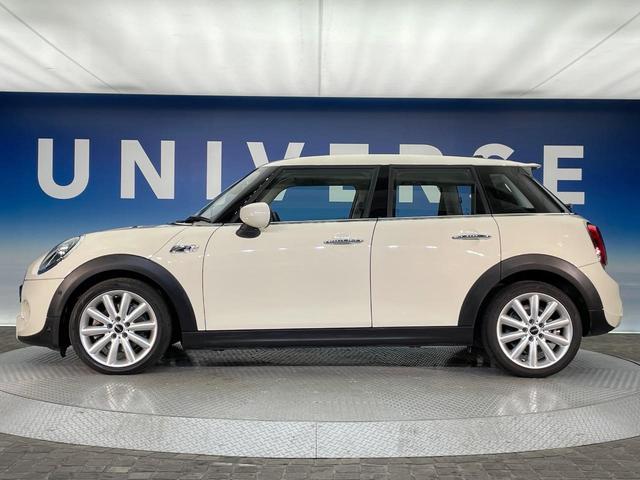 MINI クーパーSD 5ドア ユニオンジャックテールランプ カメラ・パーキングアシストパッケージ ペッパーパッケージ ドライビングモード ドライビングアシスト 純正ナビ Bluetooth LEDヘッドランプ ETC 禁煙(20枚目)