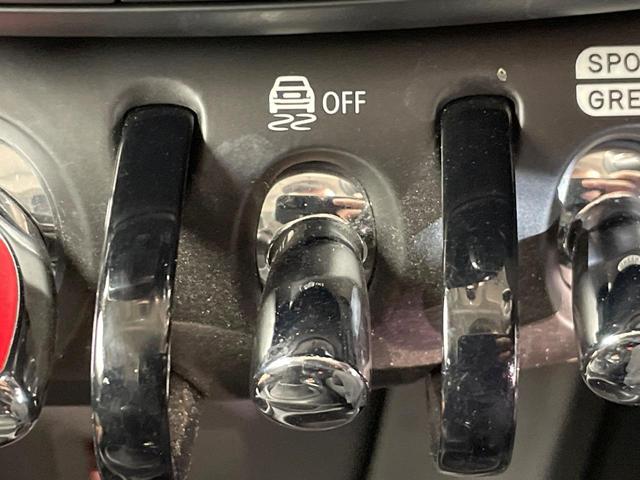 MINI クーパーSD 5ドア ユニオンジャックテールランプ カメラ・パーキングアシストパッケージ ペッパーパッケージ ドライビングモード ドライビングアシスト 純正ナビ Bluetooth LEDヘッドランプ ETC 禁煙(45枚目)