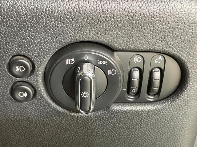 MINI クーパーSD 5ドア ユニオンジャックテールランプ カメラ・パーキングアシストパッケージ ペッパーパッケージ ドライビングモード ドライビングアシスト 純正ナビ Bluetooth LEDヘッドランプ ETC 禁煙(55枚目)