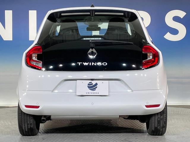 トゥインゴ ＥＤＣ　後期型　アップルカープレイ　バックカメラ　クリアランスソナー　オートクルーズコントロール　キーレスエントリー　車線逸脱警報機能　オートライト　Ｂｌｕｅｔｏｏｔｈ　純正１５インチアルミ　禁煙車（17枚目）