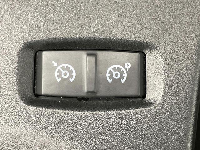 トゥインゴ ＥＤＣ　後期型　アップルカープレイ　バックカメラ　クリアランスソナー　オートクルーズコントロール　キーレスエントリー　車線逸脱警報機能　オートライト　Ｂｌｕｅｔｏｏｔｈ　純正１５インチアルミ　禁煙車（30枚目）