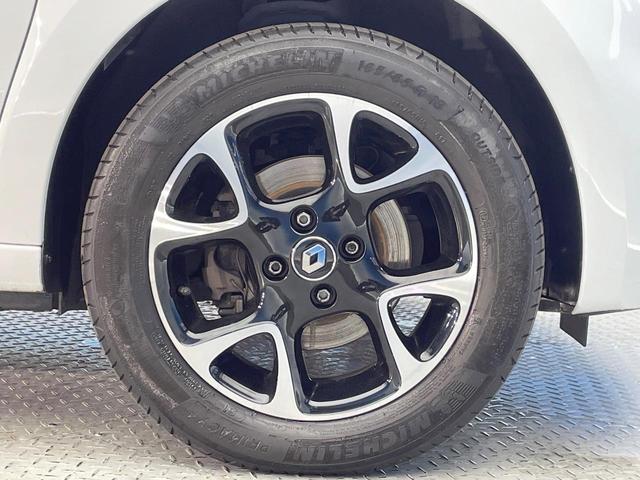 トゥインゴ ＥＤＣ　後期型　アップルカープレイ　バックカメラ　クリアランスソナー　オートクルーズコントロール　キーレスエントリー　車線逸脱警報機能　オートライト　Ｂｌｕｅｔｏｏｔｈ　純正１５インチアルミ　禁煙車（39枚目）