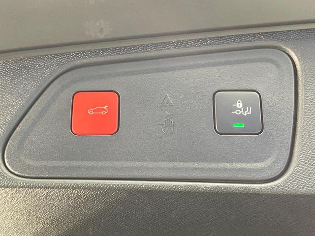 ３００８ ＧＴライン　ＡｐｐｌｅＣａｒＰｌａｙ　アダプティブクルコン　ブラインドスポットモニター　インテリジェントハイビーム　アクティブセーフティブレーキ　バックカメラ　スマートキー　ＬＥＤヘッド　パワーバックドア　禁煙車（8枚目）