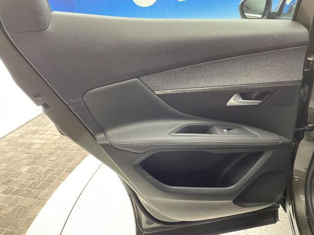 ３００８ ＧＴライン　ＡｐｐｌｅＣａｒＰｌａｙ　アダプティブクルコン　ブラインドスポットモニター　インテリジェントハイビーム　アクティブセーフティブレーキ　バックカメラ　スマートキー　ＬＥＤヘッド　パワーバックドア　禁煙車（32枚目）