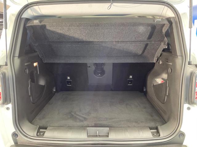 ジープ・レネゲード リミテッド　後期型　黒革　シート／ステアリングヒーター　アダプティブクルコン　ＡｐｐｌｅＣａｒＰｌａｙ　純正ナビ　地デジＴＶ　ブラインドスポット警告　ＬＥＤヘッド　バックカメラ　スマートキー　レーンセンス　禁煙車（12枚目）