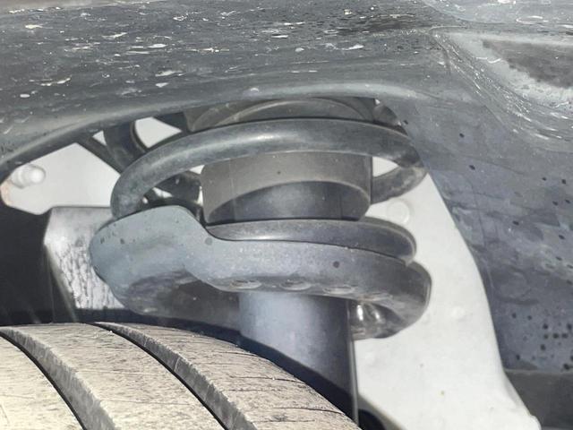 ジープ・レネゲード リミテッド　後期型　黒革　シート／ステアリングヒーター　アダプティブクルコン　ＡｐｐｌｅＣａｒＰｌａｙ　純正ナビ　地デジＴＶ　ブラインドスポット警告　ＬＥＤヘッド　バックカメラ　スマートキー　レーンセンス　禁煙車（20枚目）