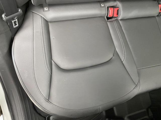 ジープ・レネゲード リミテッド　後期型　黒革　シート／ステアリングヒーター　アダプティブクルコン　ＡｐｐｌｅＣａｒＰｌａｙ　純正ナビ　地デジＴＶ　ブラインドスポット警告　ＬＥＤヘッド　バックカメラ　スマートキー　レーンセンス　禁煙車（27枚目）