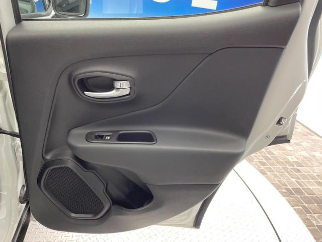 ジープ・レネゲード リミテッド　後期型　黒革　シート／ステアリングヒーター　アダプティブクルコン　ＡｐｐｌｅＣａｒＰｌａｙ　純正ナビ　地デジＴＶ　ブラインドスポット警告　ＬＥＤヘッド　バックカメラ　スマートキー　レーンセンス　禁煙車（31枚目）