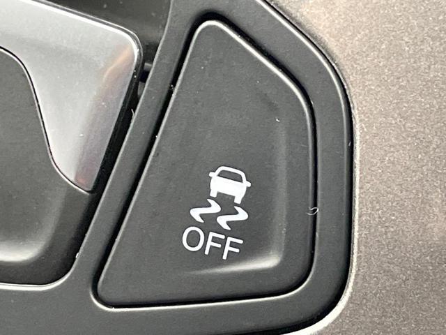 ジープ・レネゲード リミテッド　後期型　黒革　シート／ステアリングヒーター　アダプティブクルコン　ＡｐｐｌｅＣａｒＰｌａｙ　純正ナビ　地デジＴＶ　ブラインドスポット警告　ＬＥＤヘッド　バックカメラ　スマートキー　レーンセンス　禁煙車（48枚目）