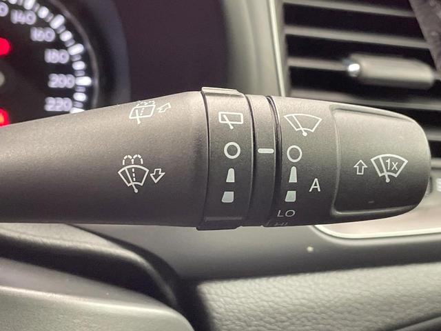 ジープ・レネゲード リミテッド　後期型　黒革　シート／ステアリングヒーター　アダプティブクルコン　ＡｐｐｌｅＣａｒＰｌａｙ　純正ナビ　地デジＴＶ　ブラインドスポット警告　ＬＥＤヘッド　バックカメラ　スマートキー　レーンセンス　禁煙車（57枚目）