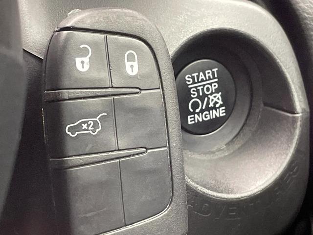 ジープ・レネゲード リミテッド　後期型　黒革　シート／ステアリングヒーター　アダプティブクルコン　ＡｐｐｌｅＣａｒＰｌａｙ　純正ナビ　地デジＴＶ　ブラインドスポット警告　ＬＥＤヘッド　バックカメラ　スマートキー　レーンセンス　禁煙車（61枚目）