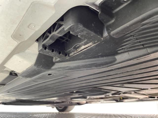 Cクラス C220dアバンギャルド AMGラインパッケージ ベーシックパッケージ レザーエクスクルーシブパッケージ パノラミックスライディングルーフ 黒革シート レーダークルーズ 純正ナビ AppleCarPlay 全周囲カメラ 前席シートヒーター 禁煙車(24枚目)