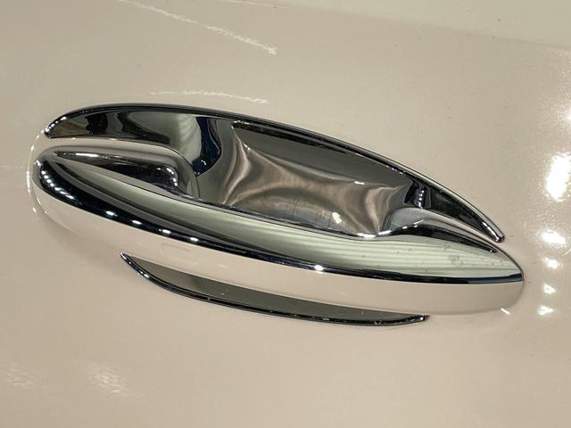 Cクラス C220dアバンギャルド AMGラインパッケージ ベーシックパッケージ レザーエクスクルーシブパッケージ パノラミックスライディングルーフ 黒革シート レーダークルーズ 純正ナビ AppleCarPlay 全周囲カメラ 前席シートヒーター 禁煙車(53枚目)