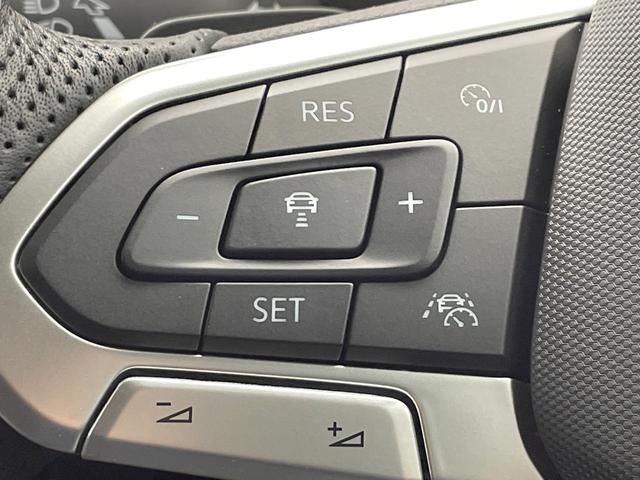 T-ロック TDI 4モーション Rライン ブラックスタイル 特別仕様車 現行型 レーダークルコン AppleCarPlay バックカメラ デジタルメーター 純正19インチAW 前席シートヒーター LEDヘッドランプ 電動リアゲート スマートキー ETC 禁煙車(6枚目)