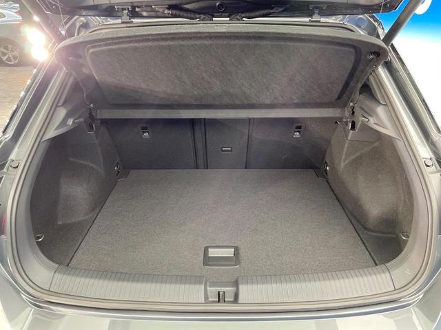 T-ロック TDI 4モーション Rライン ブラックスタイル 特別仕様車 現行型 レーダークルコン AppleCarPlay バックカメラ デジタルメーター 純正19インチAW 前席シートヒーター LEDヘッドランプ 電動リアゲート スマートキー ETC 禁煙車(10枚目)