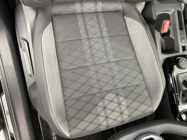 T-ロック TDI 4モーション Rライン ブラックスタイル 特別仕様車 現行型 レーダークルコン AppleCarPlay バックカメラ デジタルメーター 純正19インチAW 前席シートヒーター LEDヘッドランプ 電動リアゲート スマートキー ETC 禁煙車(32枚目)