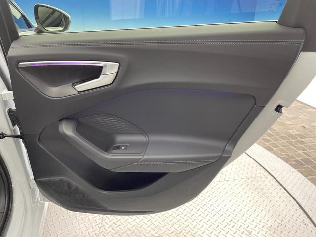 A5 TFSI 110kW アドバンスドパッケージ ライティングパッケージ テクノロジーパッケージ 黒革シート レーダークルーズコントロール 全周囲カメラ 純正ナビ AppleCarPlay 全席シートヒーター 禁煙 1オーナー(35枚目)