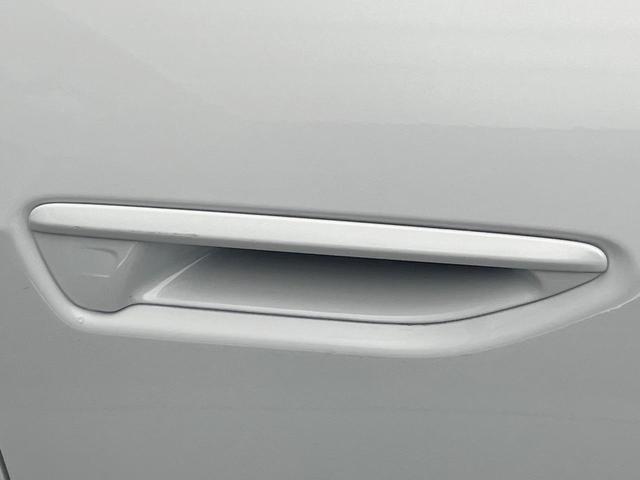 A5 TFSI 110kW アドバンスドパッケージ ライティングパッケージ テクノロジーパッケージ 黒革シート レーダークルーズコントロール 全周囲カメラ 純正ナビ AppleCarPlay 全席シートヒーター 禁煙 1オーナー(41枚目)